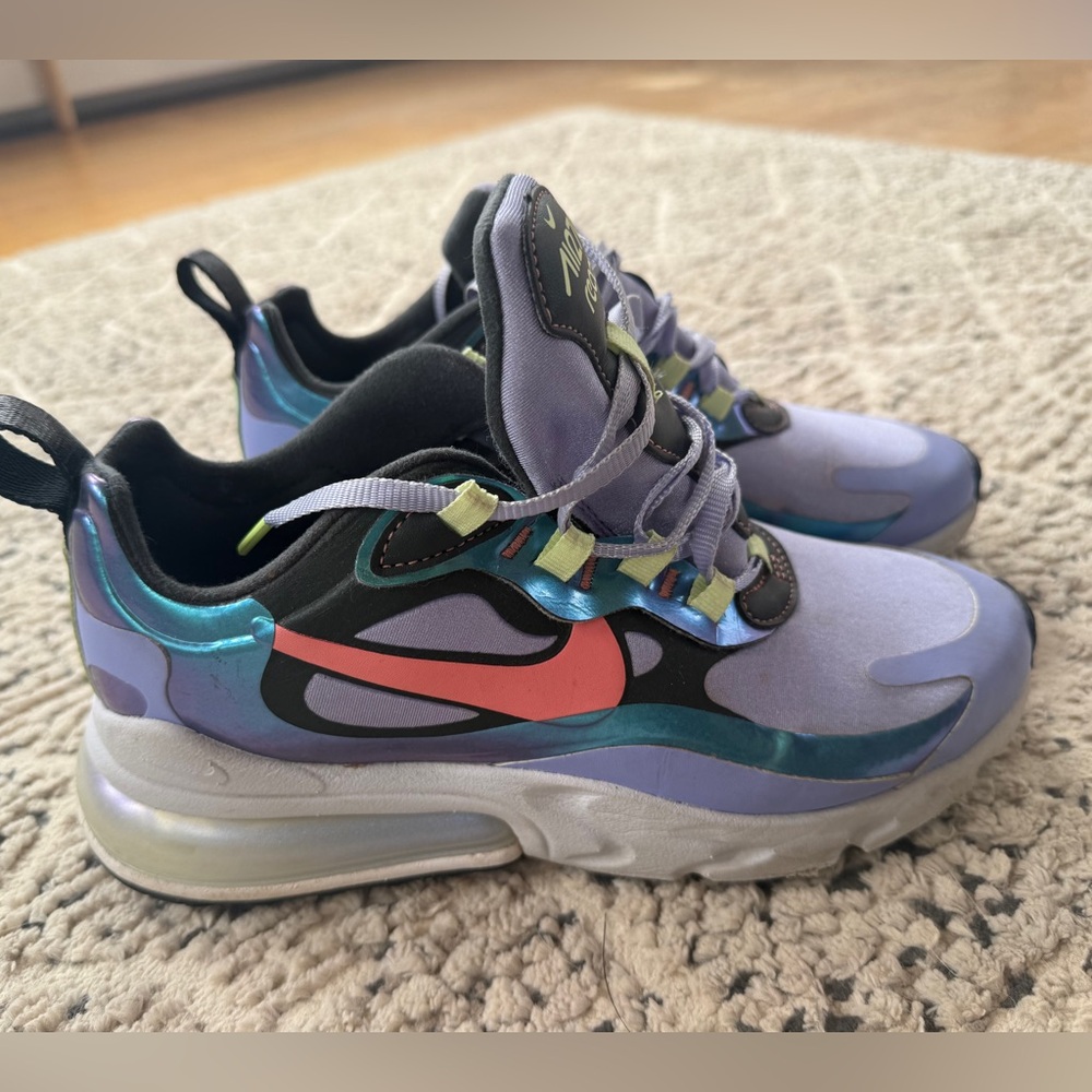 Nike women’s Air Max 270 React - Multicolor size 7